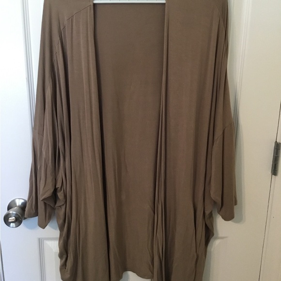 LANE BRYANT KIMONO - Picture 1 of 3
